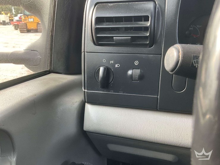 2006-ford-f550-image-16