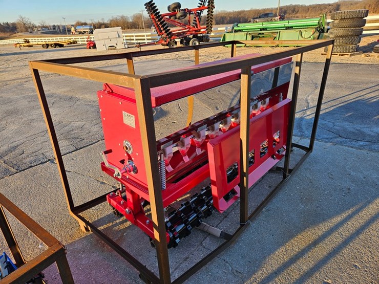 #22-•-2025-agt-stsd10-64"-skid-steer-seed-drill-image-3