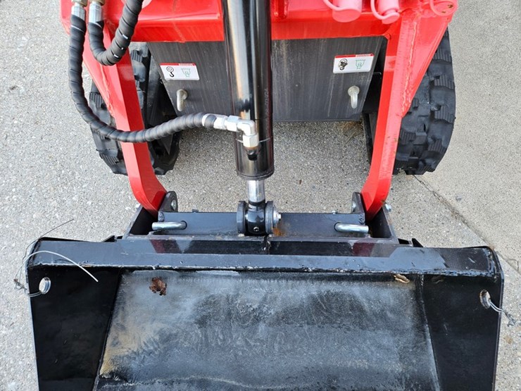 #40-•-2025-agt-ysrt-14-mini-skid-loader-image-9