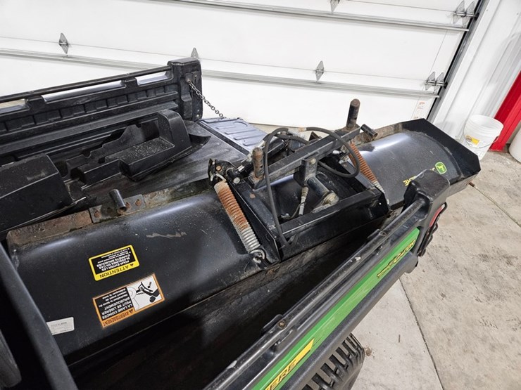 2011-john-deere-gator-image-15