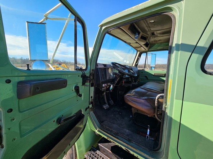 1995-international-4900-image-21