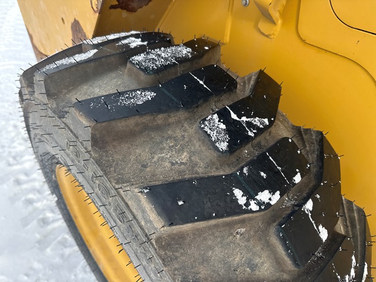 2018-caterpillar-236d-image-41