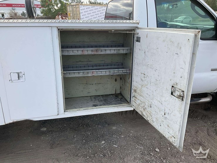 2006-ford-f550-image-24