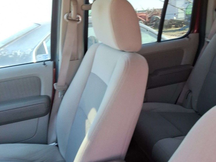 2006-ford-explorer-image-16