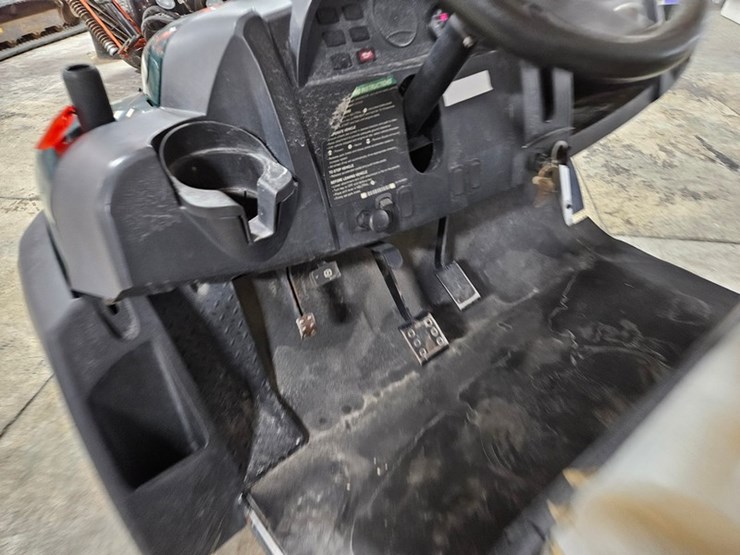 #111-•-ingersoll-rand-xrt-1550-4x4-utv-image-16