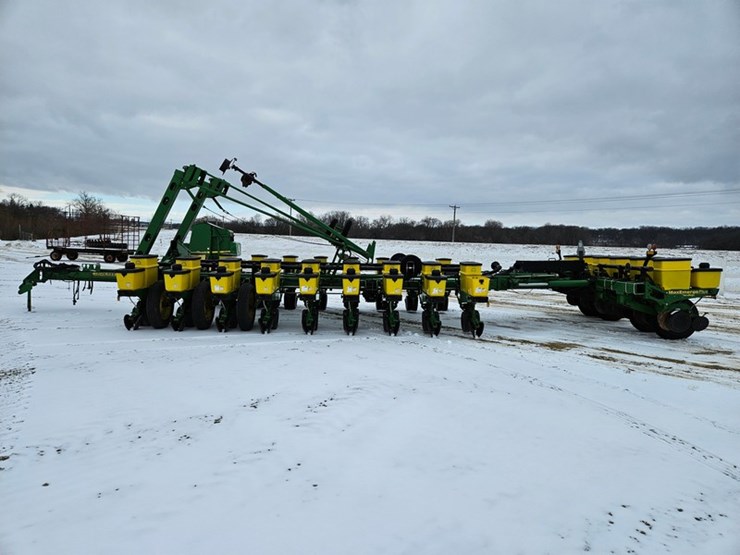 1997-john-deere-1770-image-2