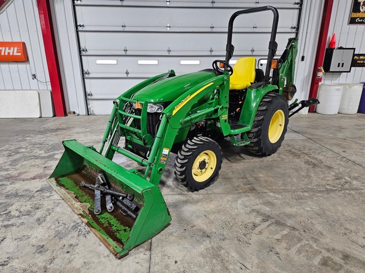 john-deere-3320-image-1
