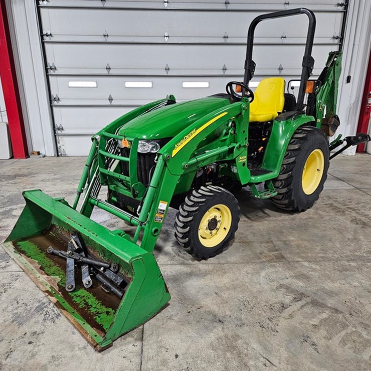 JOHN DEERE 3320