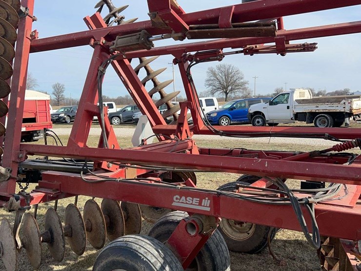 case-ih-3950-image-4