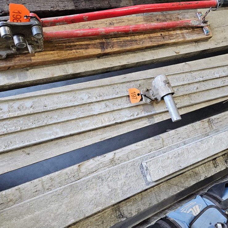 #197 • 48" Vibrator Bull Float