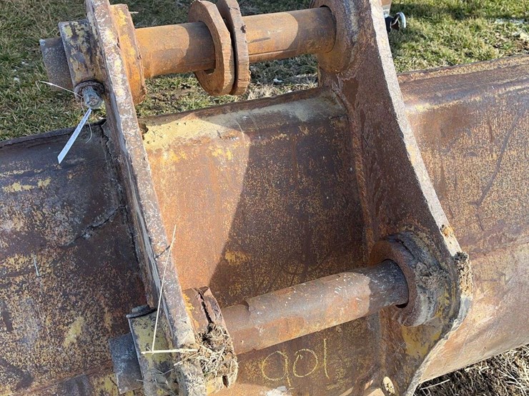 caterpillar-320-image-2