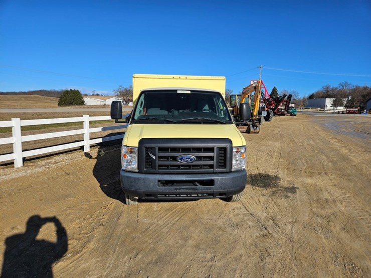 2019-ford-e450-image-8