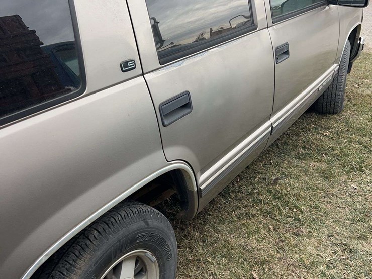 1999-chevrolet-tahoe-image-11