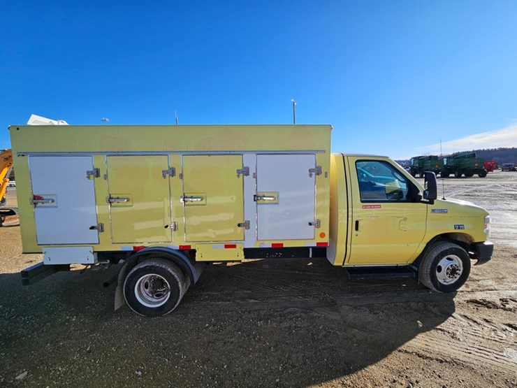 2019-ford-e450-image-6