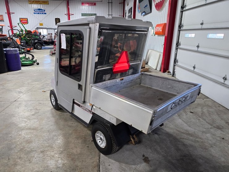 #191-•-1994-club-car-carryall-i-golf-cart-image-3