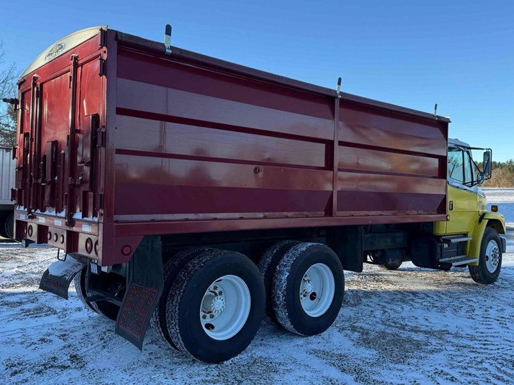 1984-freightliner-fl70-image-5