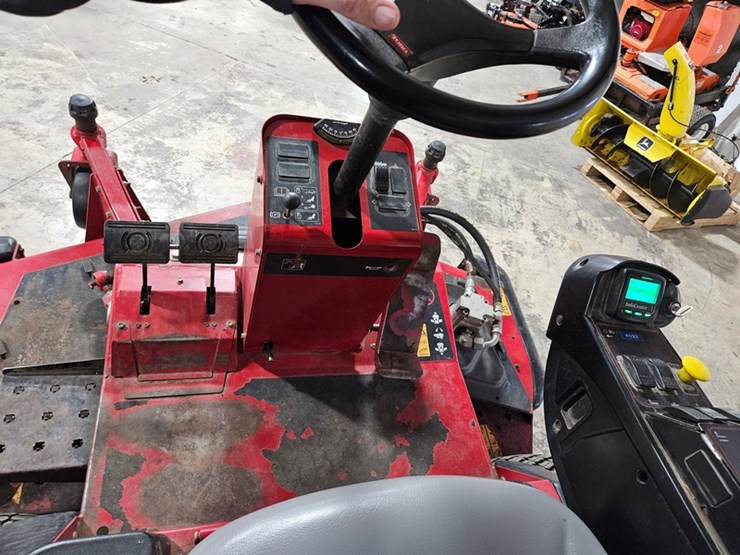 2016-toro-groundsmaster-4000d-image-17