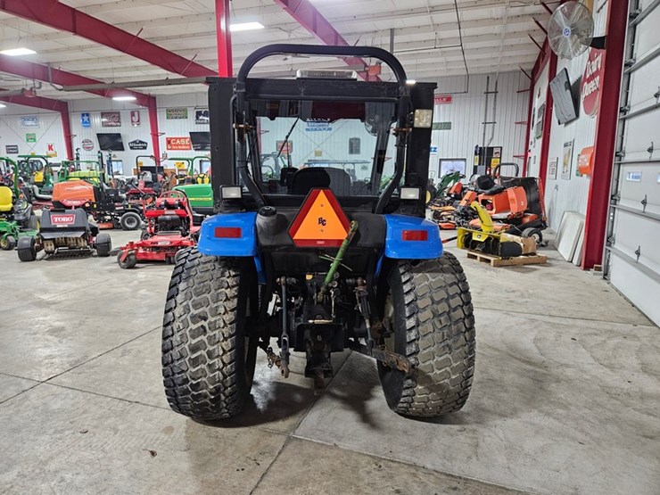 new-holland-tc40d-image-4