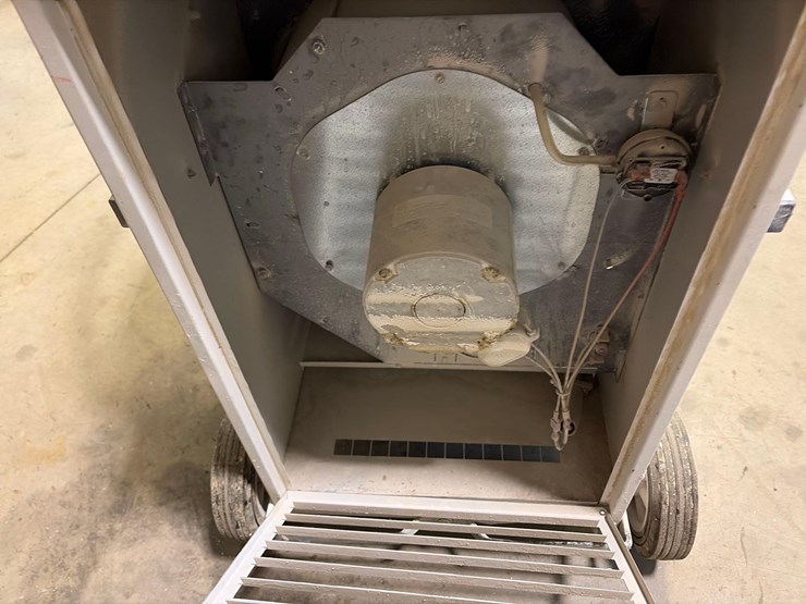 l.b.-white-premier-170-df-portable-heater-image-12