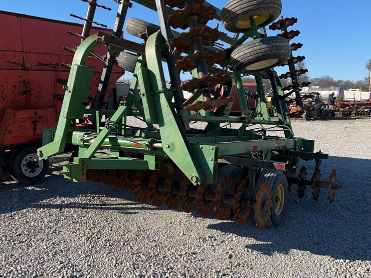 john-deere-230-image-5