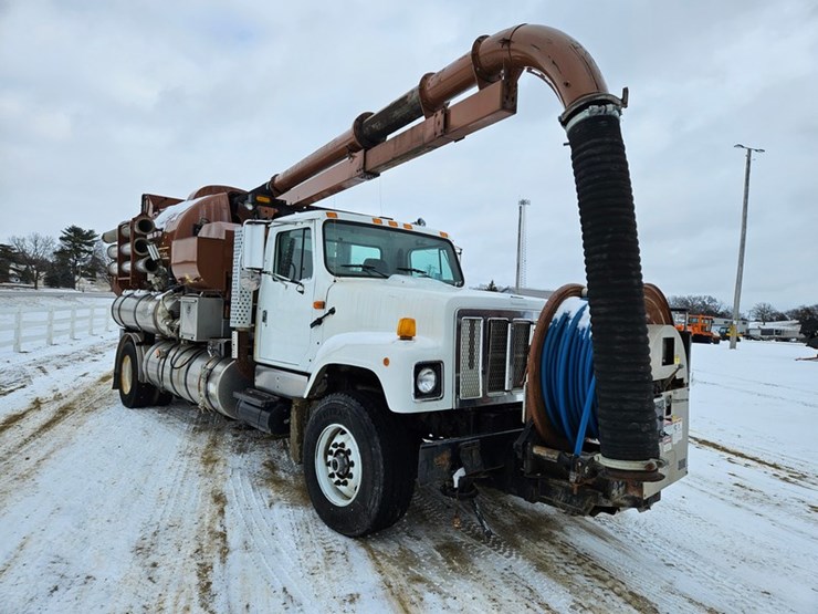 2001-vactor-2100-image-7