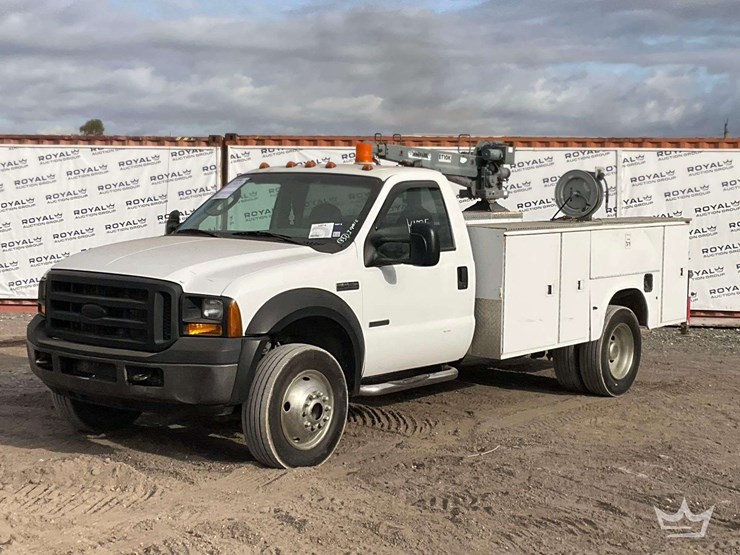 2006-ford-f550-image-1