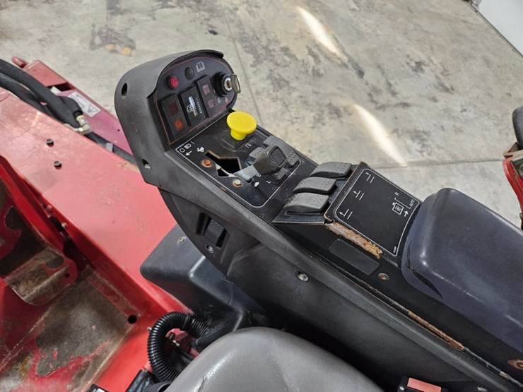 2011-toro-groundsmaster-4000d-image-18