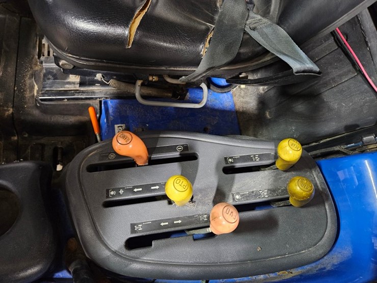 new-holland-tc40d-image-21