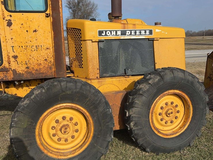 john-deere-570-image-15