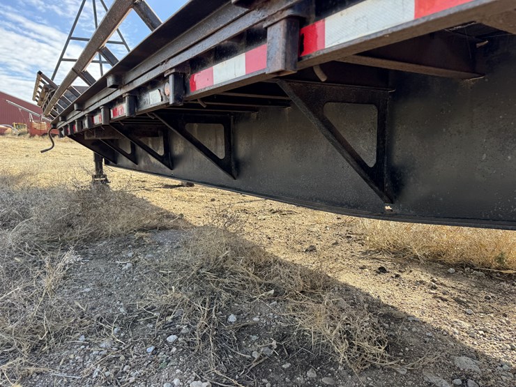 1990-fontaine-48'+-hay-trailer-(30-bales)-image-10