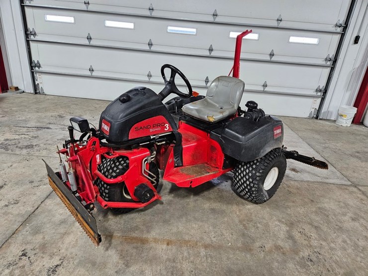 #173-•-2012-toro-5040-sand-pro-bunker-rake-image-1