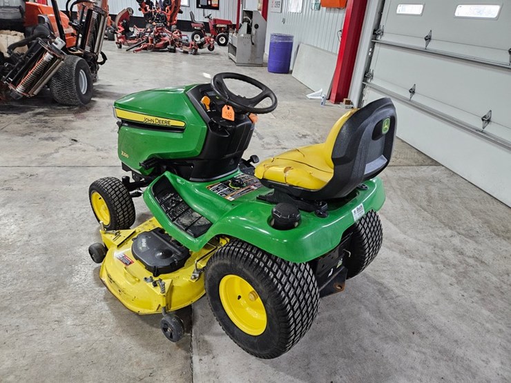 2014-john-deere-x320-image-3