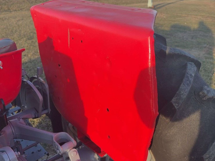 massey-ferguson-135-image-11