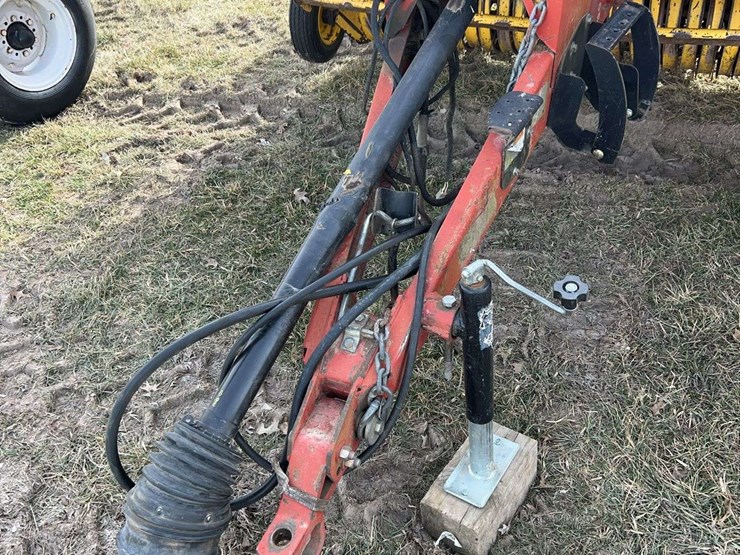 new-holland-br770a-image-3