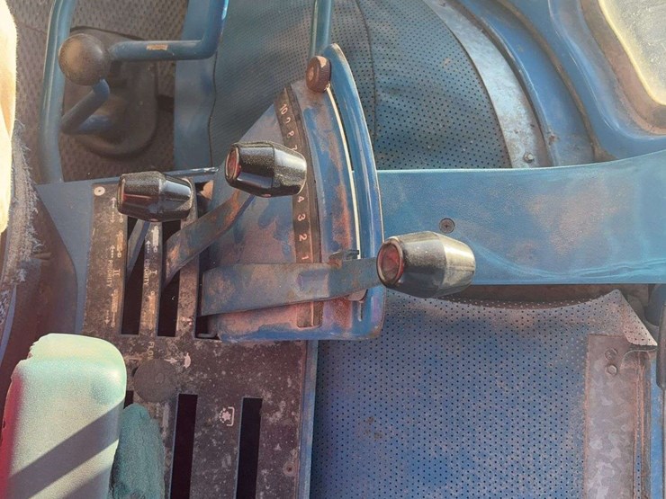 1982-ford-tractor-image-20