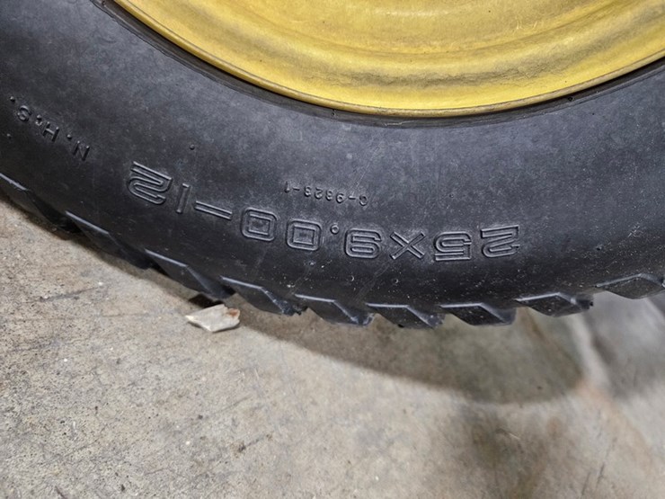 2011-john-deere-gator-image-41