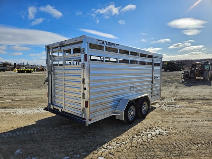 #14-•-2024-featherlite-18'-aluminum-stock-trailer-image-5