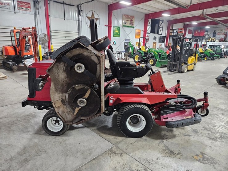 #110-•-2011-toro-groundsmaster-wide-area-mower-image-9