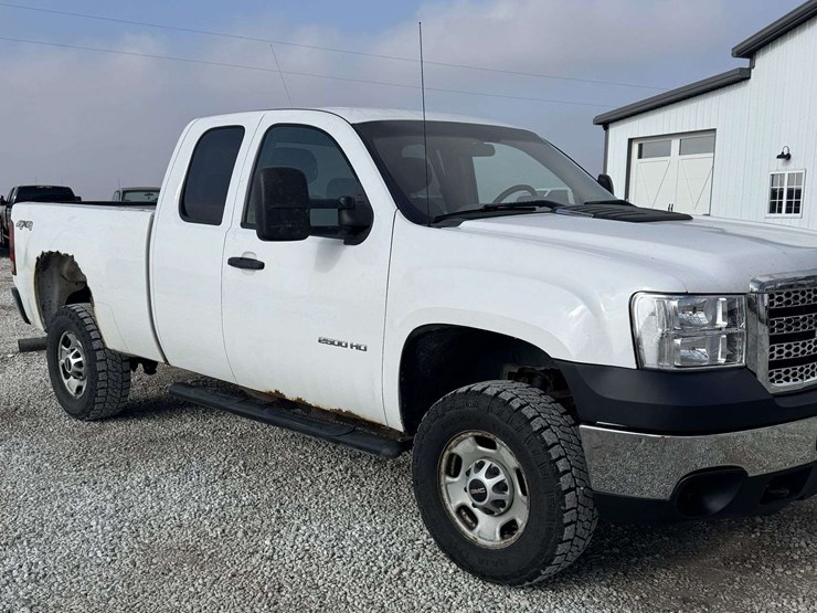 2013-gmc-2500hd-image-2