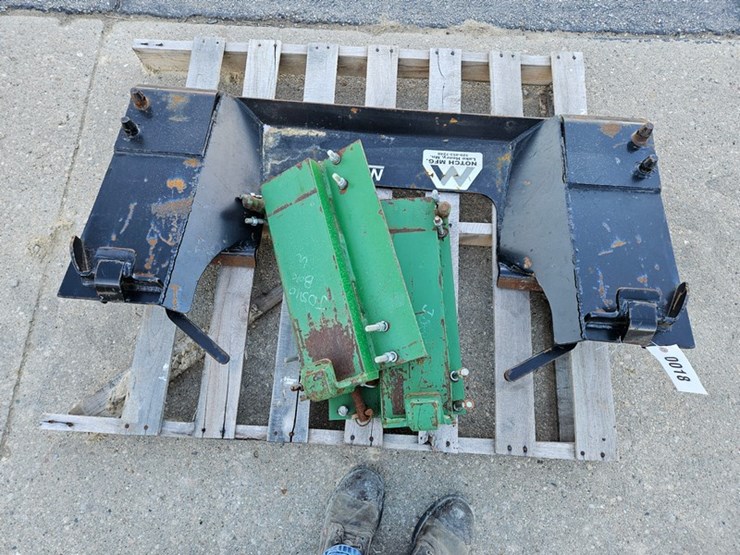 #18-•-john-deere-manual-quick-hitch-adaptor-image-2