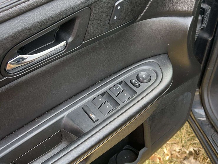 2015-gmc-acadia-image-14