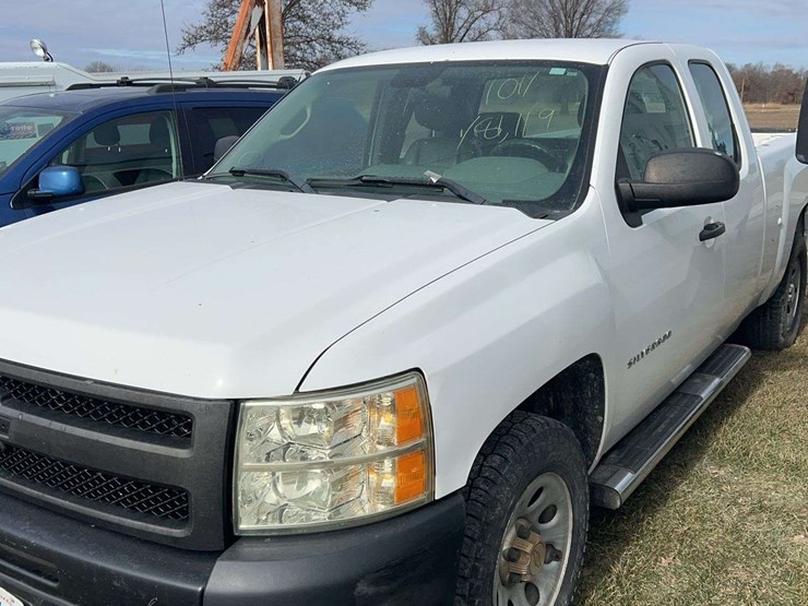 2011-chevrolet-silverado-1500-image-1