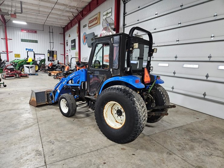 new-holland-tc40d-image-3