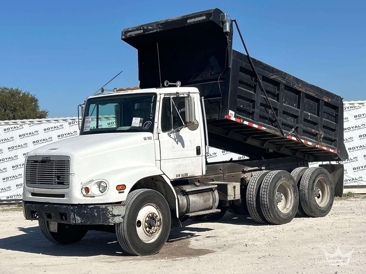 2000-freightliner-fl112-image-1
