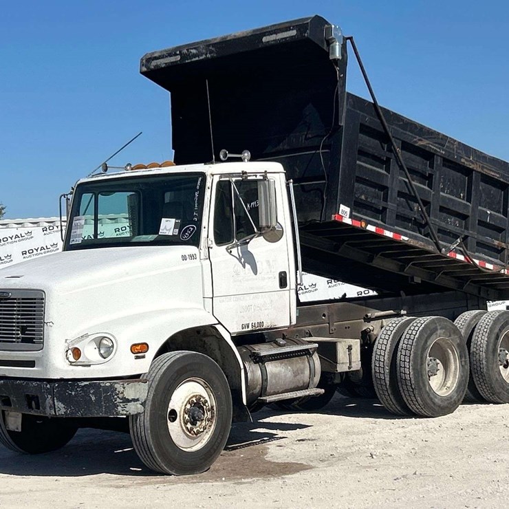 2000 FREIGHTLINER FL112
