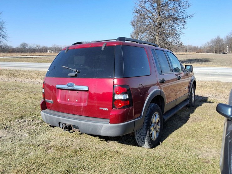 2006-ford-explorer-image-8