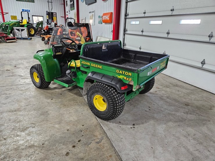 john-deere-gator-image-3