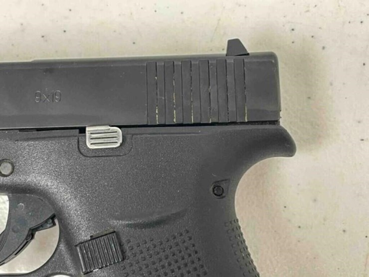 glock-pistol-image-4