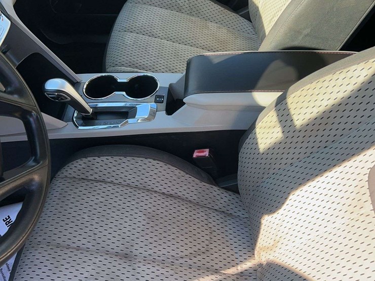 2011-chevrolet-equinox-ls-image-15