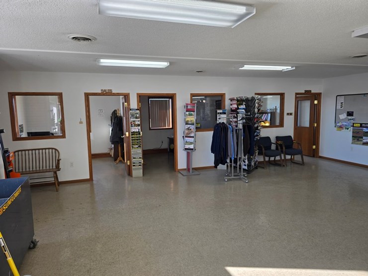 #1-•-34.00-+/--acre-commercial-property-image-10